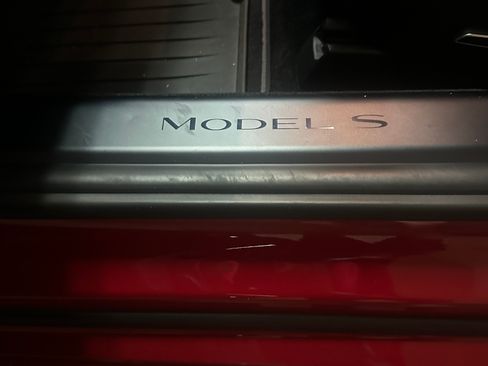 Used 2022 Tesla Model S Plaid image 32
