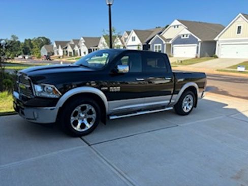 Used 2013 RAM 1500 Laramie RWD image 1