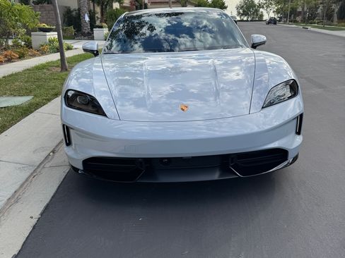 Used 2025 Porsche Taycan GTS image 10