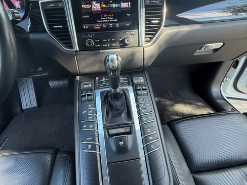 Used 2018 Porsche Macan Sport Edition image 15