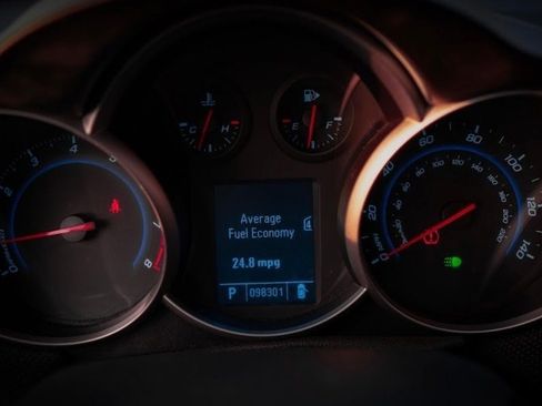 Used 2011 Chevrolet Cruze LT FWD image 14