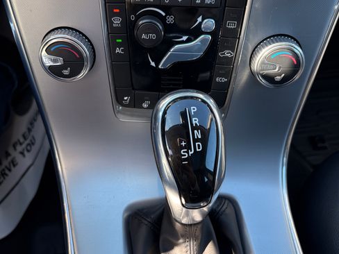 Used 2018 Volvo S60 T5 Dynamic w/ Protection Package image 29