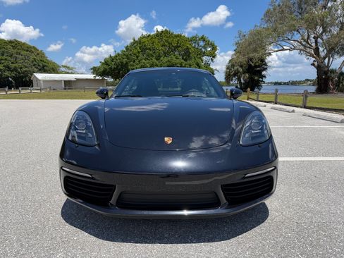 Used 2022 Porsche 718 Cayman w/ Premium Package RWD image 4
