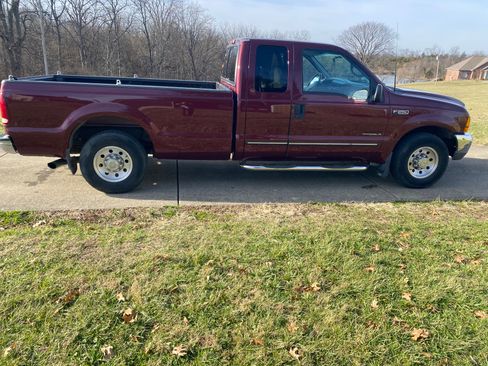 Used 1999 Ford F250 2WD SuperCab Super Duty image 2