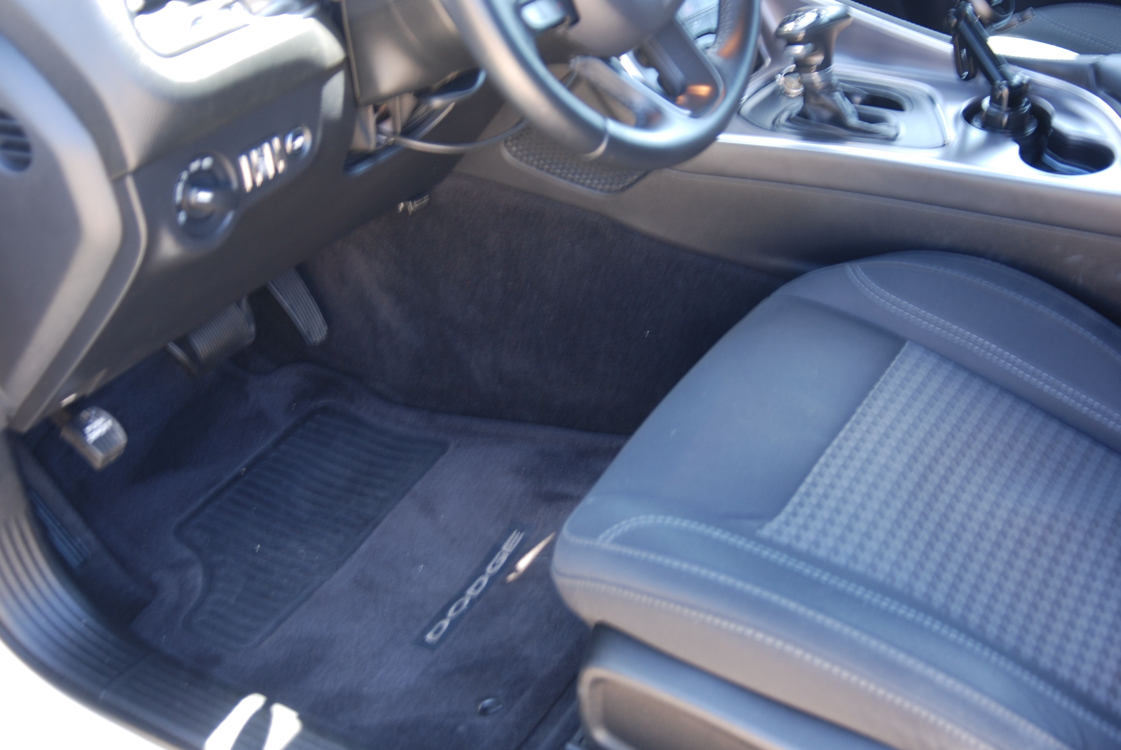 Used 2016 Dodge Challenger SXT RWD image 6