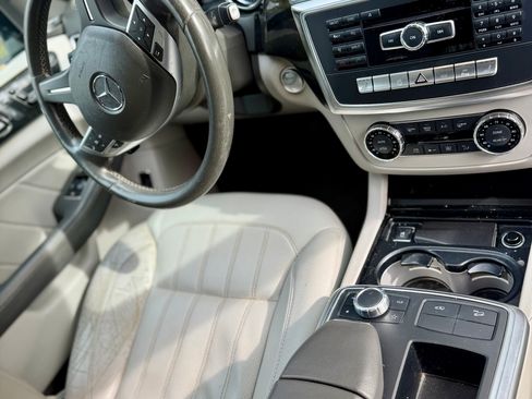 Used 2015 Mercedes-Benz GL 450 4MATIC image 9