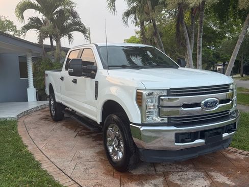 Used 2018 Ford F250 XL w/ Power Equipment Group AWD/4WD image 5