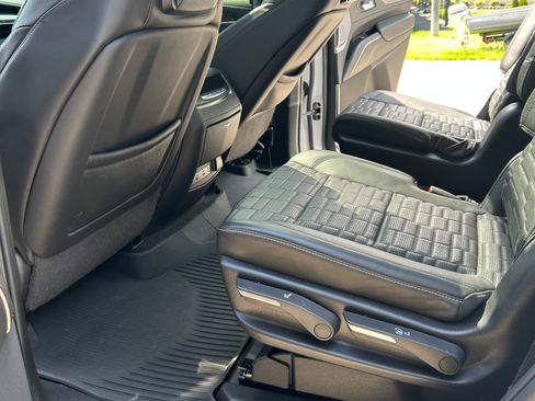 Used 2024 Cadillac Escalade V w/ LPO, ONYX Package AWD/4WD image 19