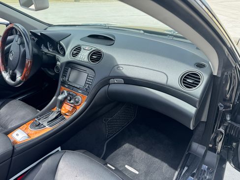 Used 2007 Mercedes-Benz SL 550 image 12