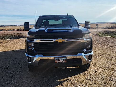 Used 2024 Chevrolet Silverado 2500 LT w/ Convenience Package image 2