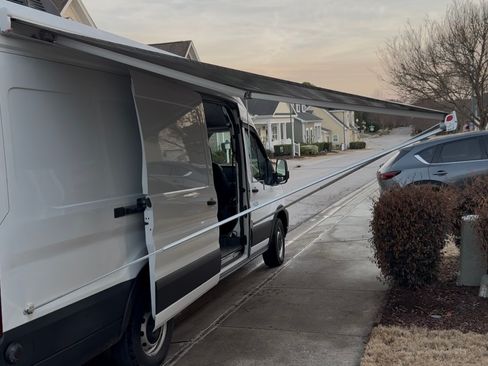 Used 2020 Ford Transit 350 148 High Roof Extended image 14