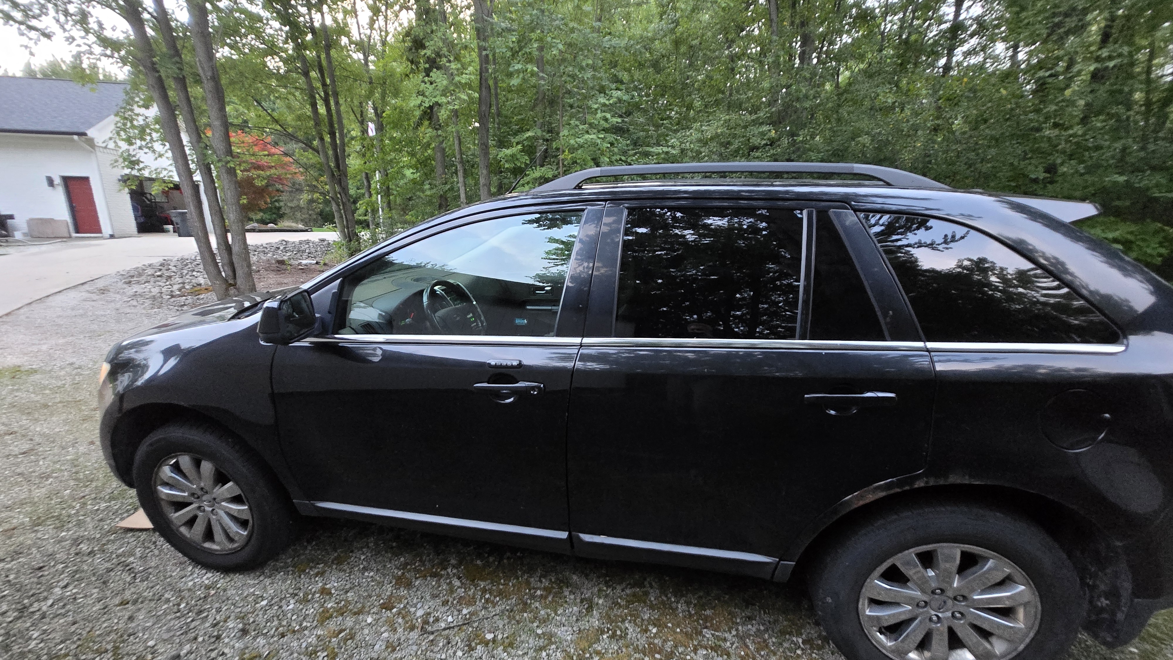 Used 2010 Ford Edge Limited FWD image 4