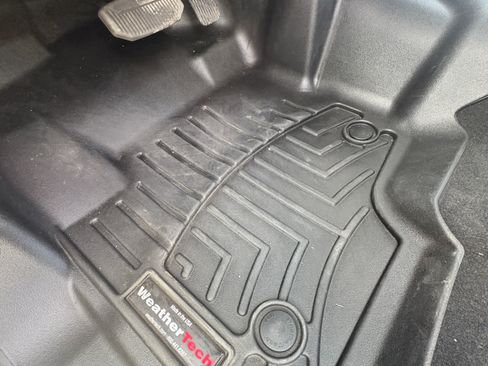 Used 2025 Ford F350 Lariat w/ FX4 Off-Road Package image 10