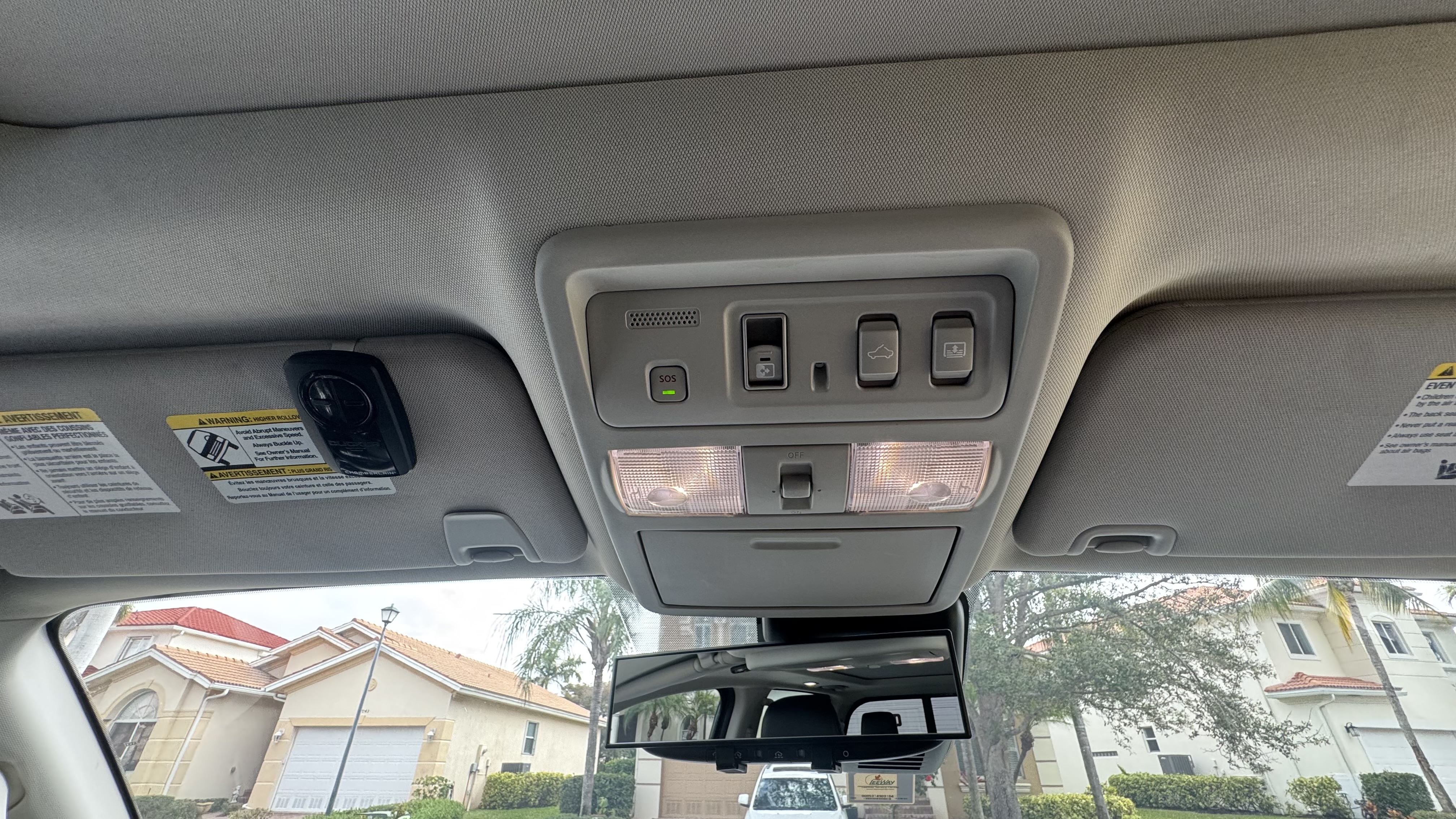 Used 2020 Nissan Titan SL w/ Moonroof Package AWD/4WD image 21