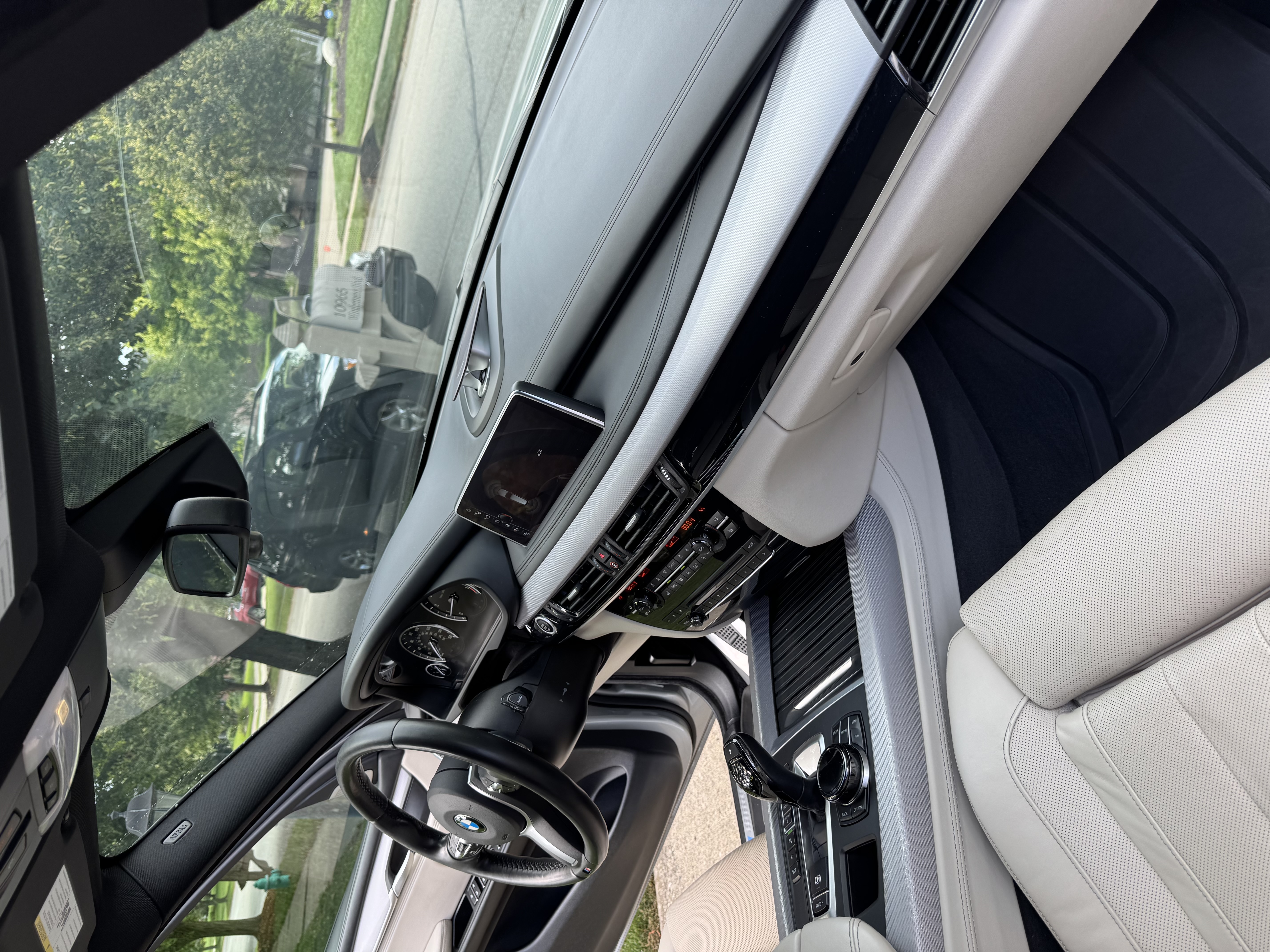 Used 2017 BMW X5 xDrive50i AWD/4WD image 9