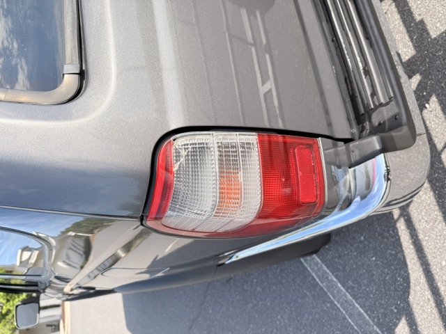 Used 1998 Toyota 4Runner SR5 w/ Sport Seat Pkg RWD image 6