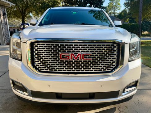 Used 2016 GMC Yukon XL Denali w/ Open Road Package image 10