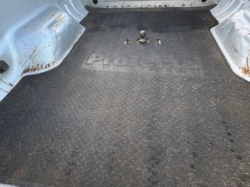 Used 2004 Ford F250 XLT image 10