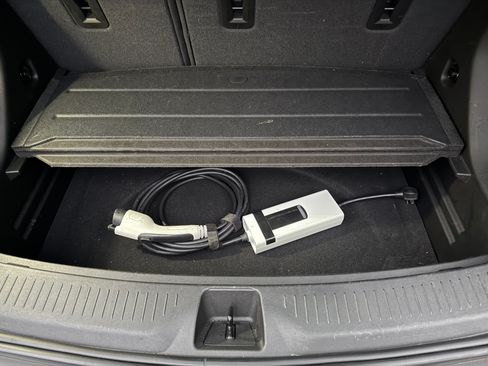 Used 2023 Chevrolet Bolt EUV LT image 11