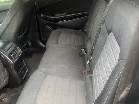 Used 2018 Ford Edge SE image 5