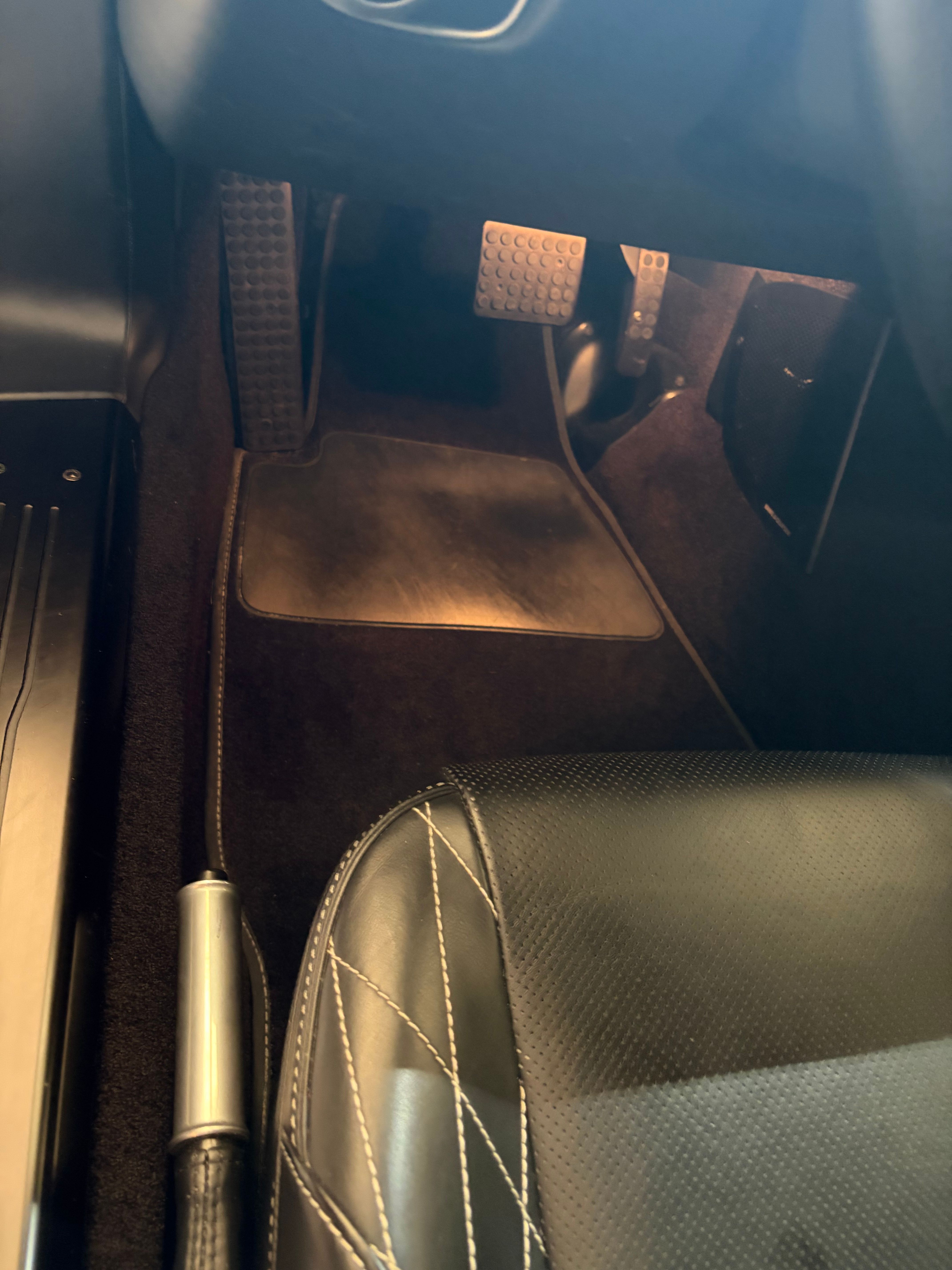 Used 2018 Aston Martin Vanquish S RWD image 30
