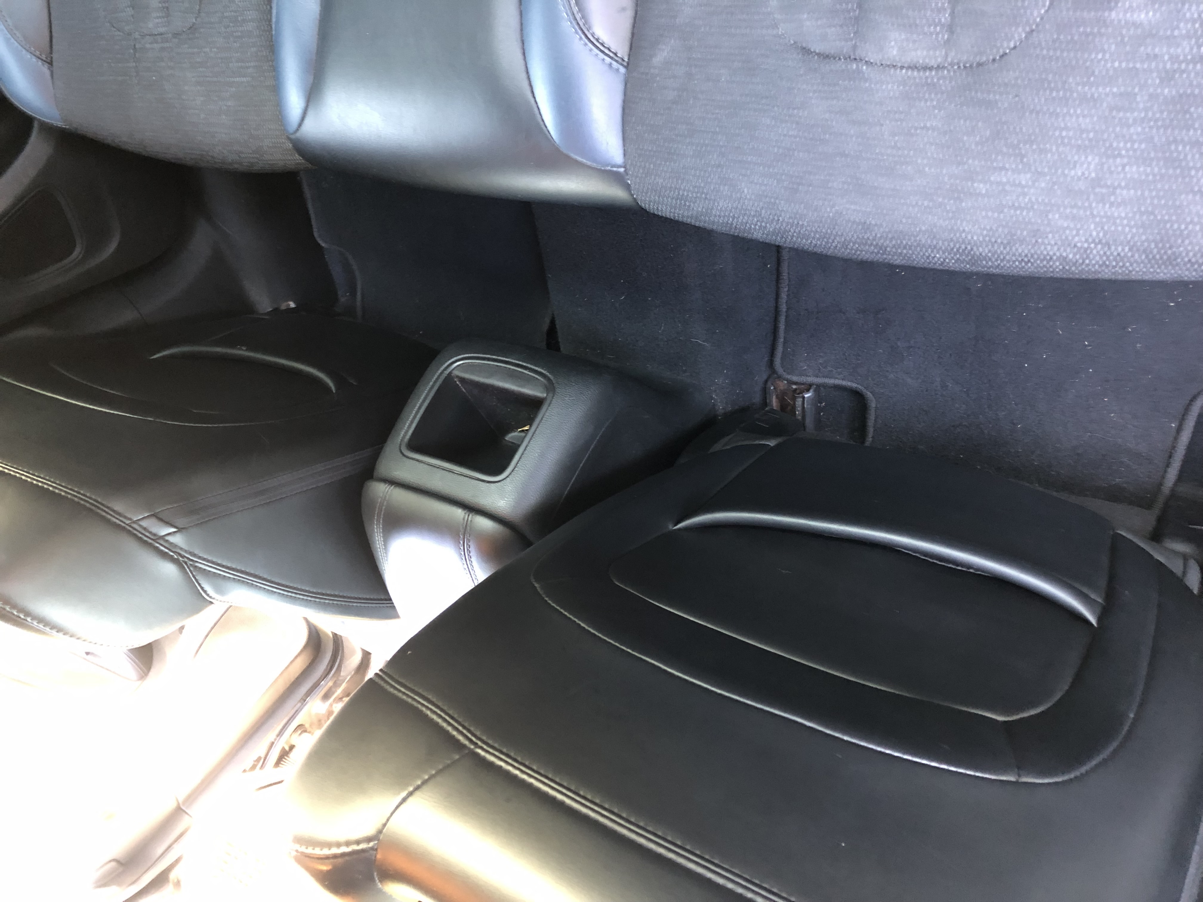 Used 2015 Chrysler 200 S FWD image 9