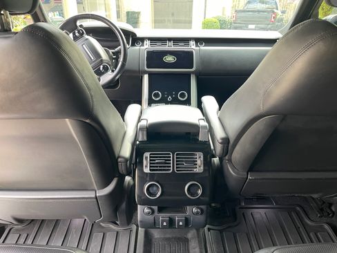 Used 2020 Land Rover Range Rover HSE image 20