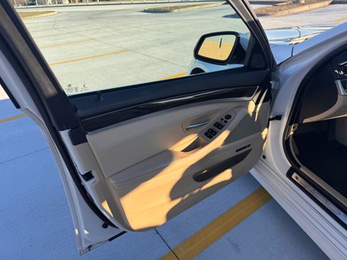 Used 2015 BMW 550i xDrive Sedan image 15