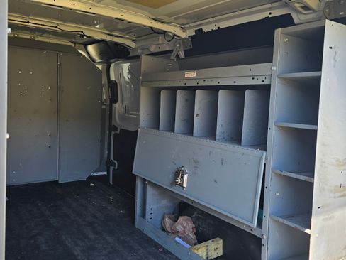 Used 2018 Ford Transit 250 130 Low Roof image 9