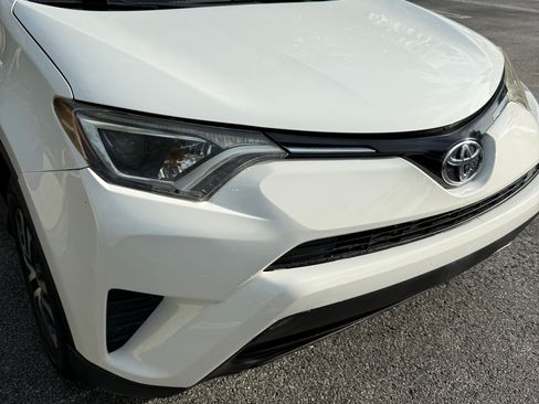 Used 2016 Toyota RAV4 LE FWD image 12