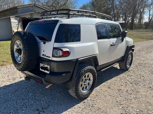 Used 2012 Toyota FJ Cruiser 4WD image 6