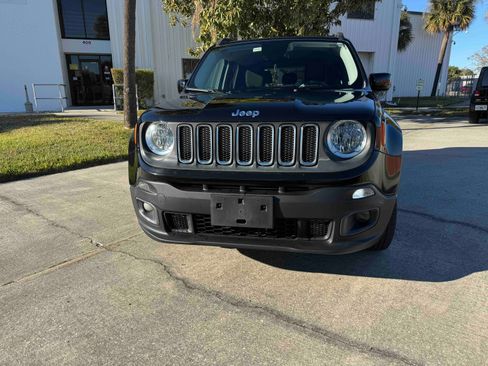 Used 2016 Jeep Renegade Latitude w/ Popular Equipment Group image 4