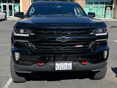 Used 2017 Chevrolet Silverado 1500 LTZ Z71 w/ Midnight Edition AWD/4WD image 8