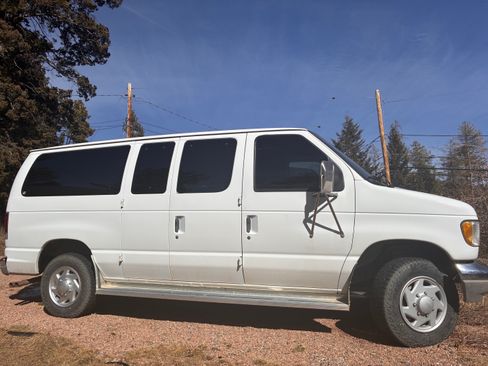 Used 1996 Ford E-350 and Econoline 350 Club Wagon image 2