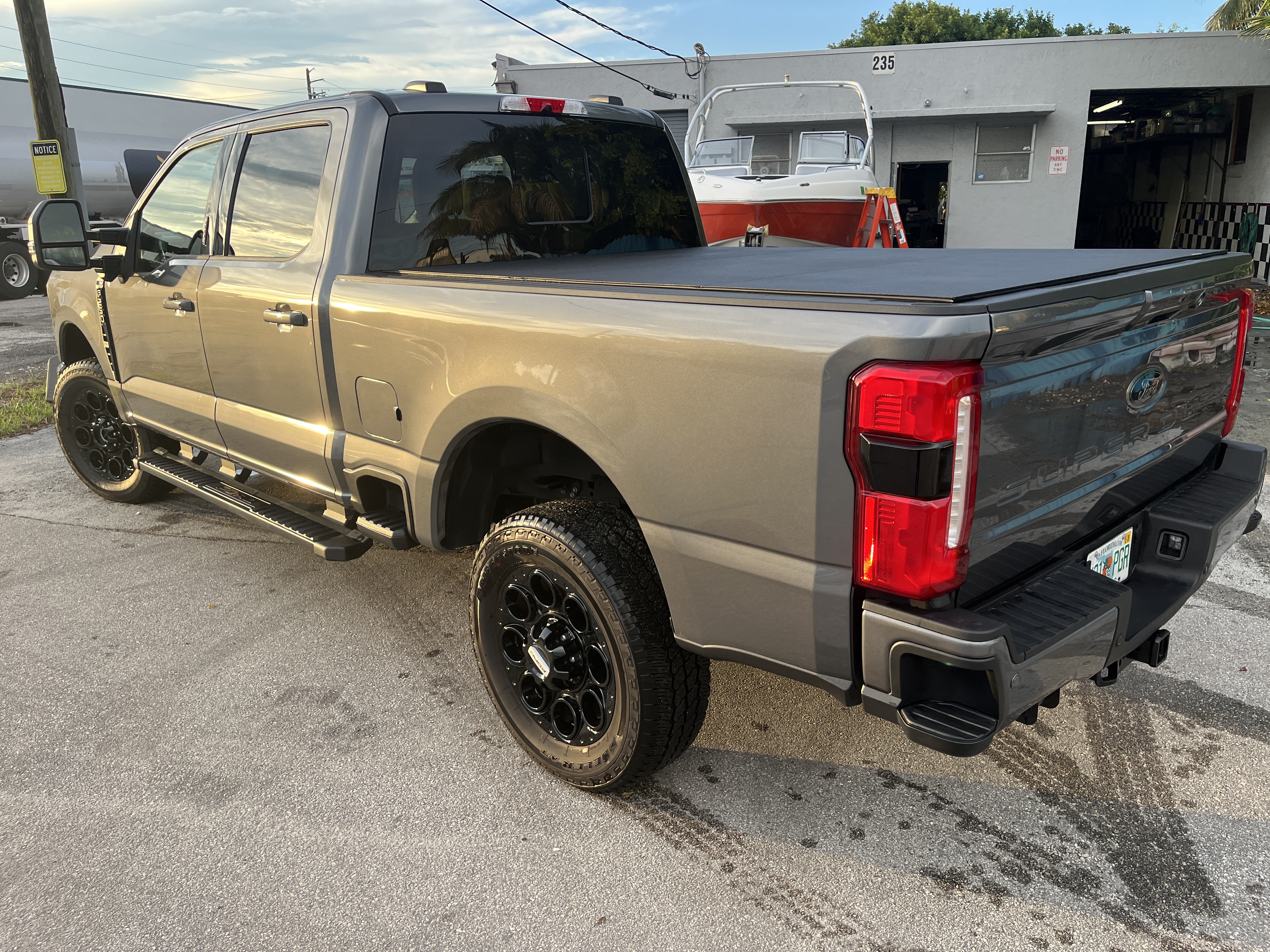 Used 2026 Ford F250 XLT w/ XLT Premium Package AWD/4WD image 4