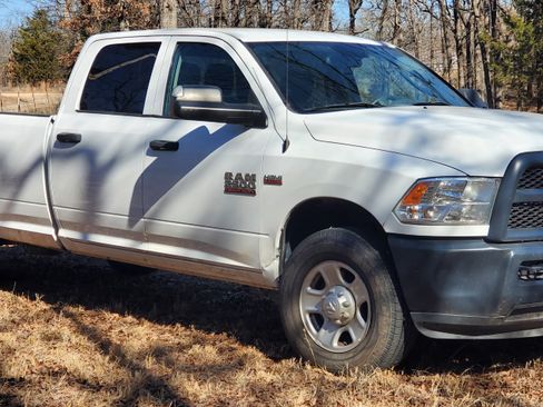 Used 2018 RAM 2500 Tradesman image 10