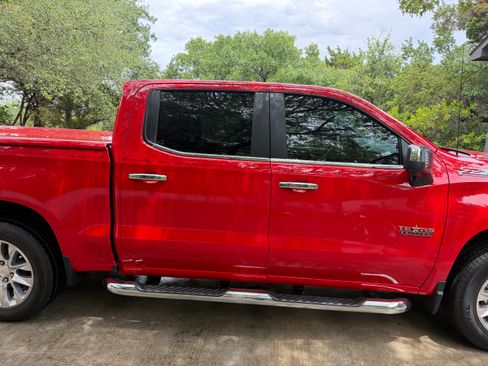 Used 2025 Chevrolet Silverado 1500 LT w/ Texas Edition Plus AWD/4WD image 2