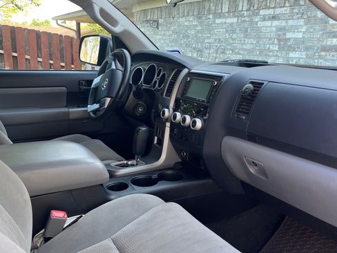 Used 2015 Toyota Sequoia SR5 image 9