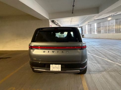 Used 2027 Rivian R2 Performance Dual AWD/4WD image 5