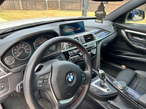 Used 2018 BMW 330e image 10