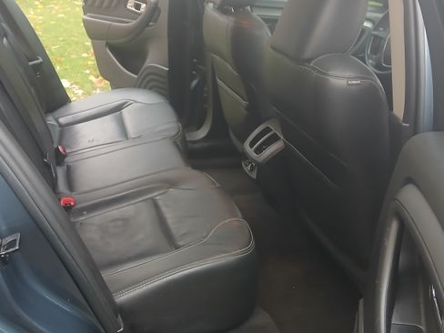 Used 2010 Ford Taurus SEL image 9