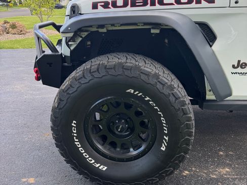 Used 2021 Jeep Wrangler Unlimited Rubicon AWD/4WD image 17