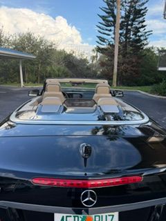 Used 2012 Mercedes-Benz E 550 Cabriolet image 2
