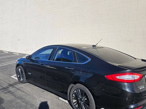 Used 2014 Ford Fusion Energi Titanium image 2
