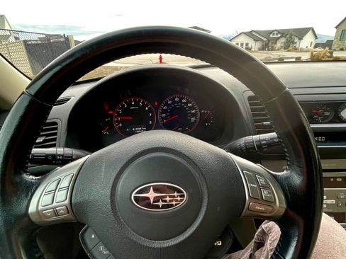 Used 2009 Subaru Outback 2.5XT Limited image 9