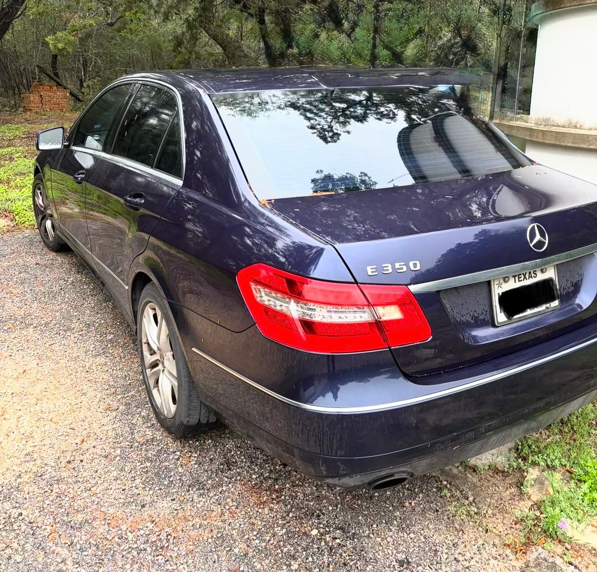 Used 2011 Mercedes-Benz E 350 Sedan image 4