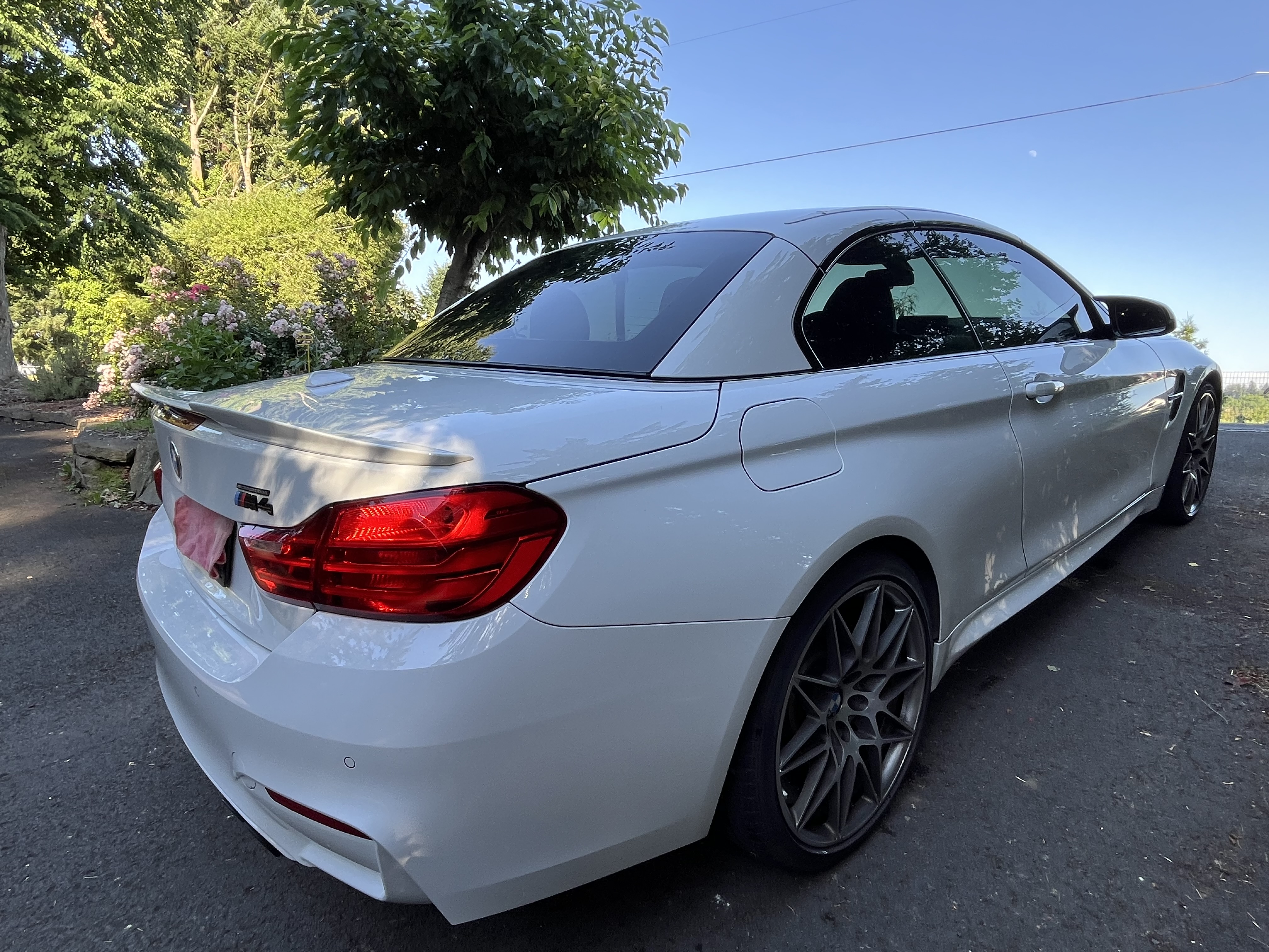Used 2017 BMW M4 Convertible RWD image 4