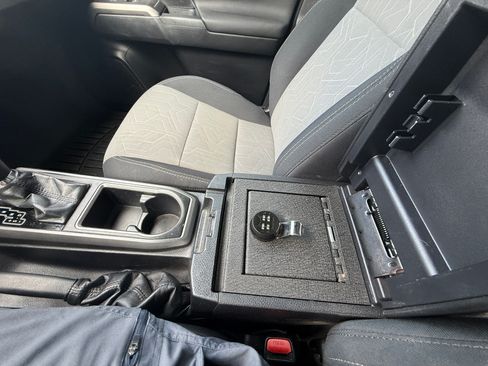 Used 2021 Toyota Tacoma TRD Off-Road w/ Technology Package image 8