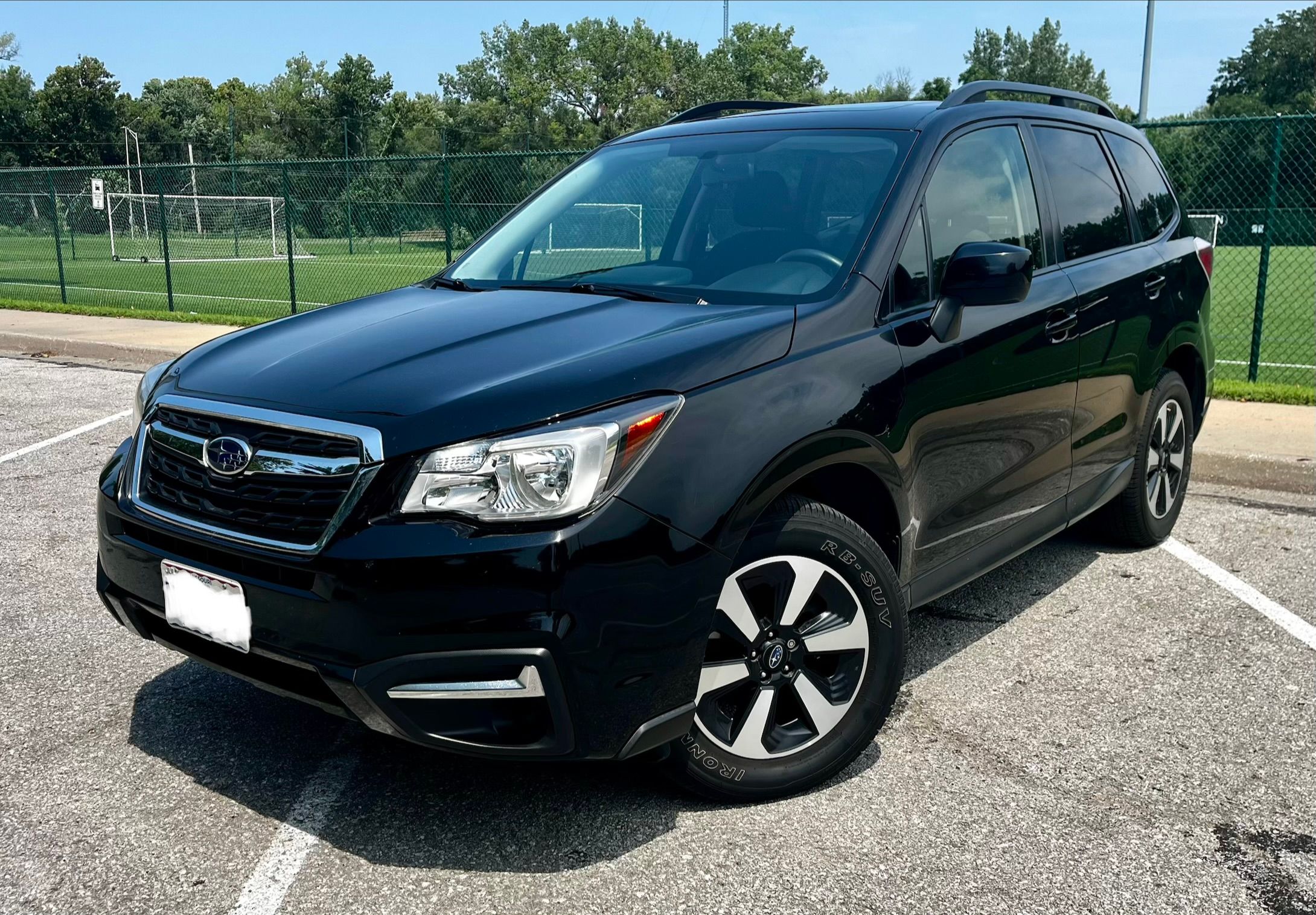 Used 2017 Subaru Forester 2.5i Premium w/ All-Weather Package AWD/4WD image 1