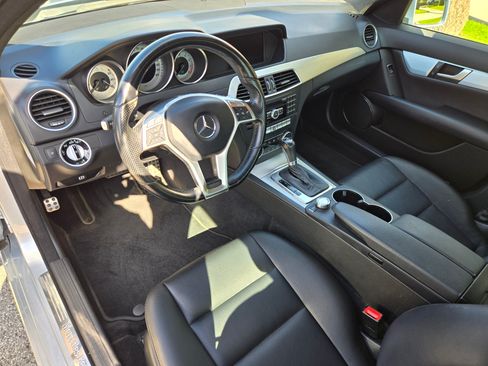 Used 2013 Mercedes-Benz C 250 Sedan image 10
